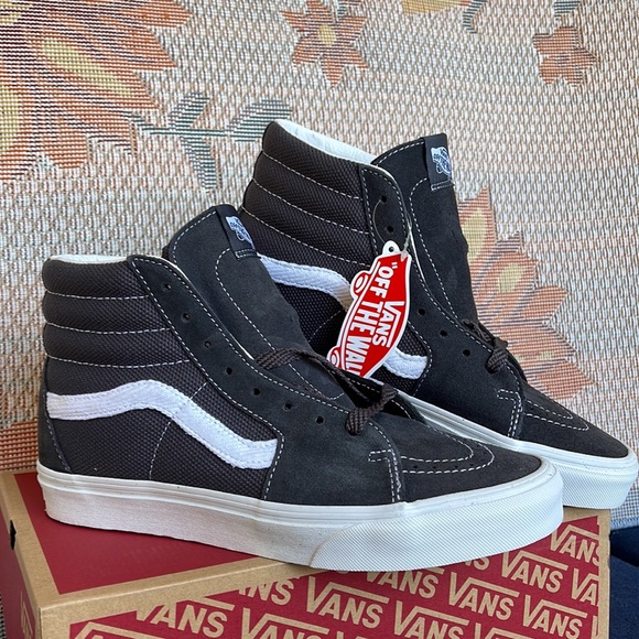 Vans Sk8-Hi
Textured Asphalt
VN0005U9107
WMNS sneakers - Picture 6 of 16